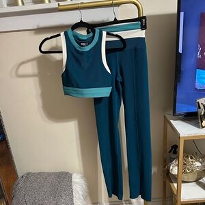 Beach Riot Teal and White Activewear Set